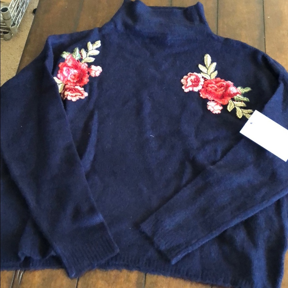 MICHELLE NICOLE SWEATER